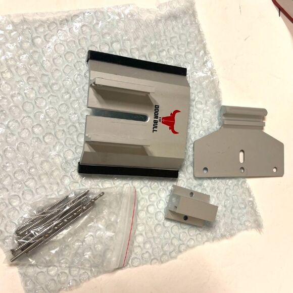 The Door Bull  Door Barricade Lock Out Security NWB - Picture 8 of 8